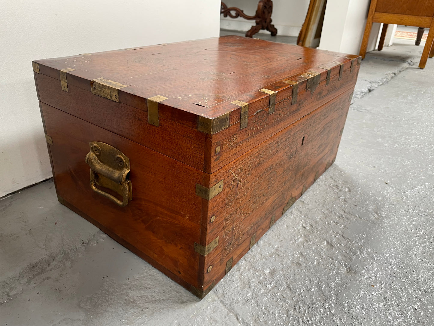 Vintage Anglo-Indian Travel/Dowry Chest Inlaid Brass & Superb Carving To Interior