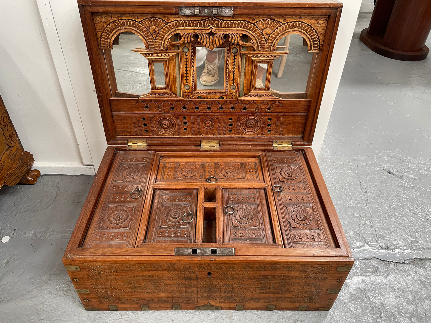 Vintage Anglo-Indian Travel/Dowry Chest Inlaid Brass & Superb Carving To Interior