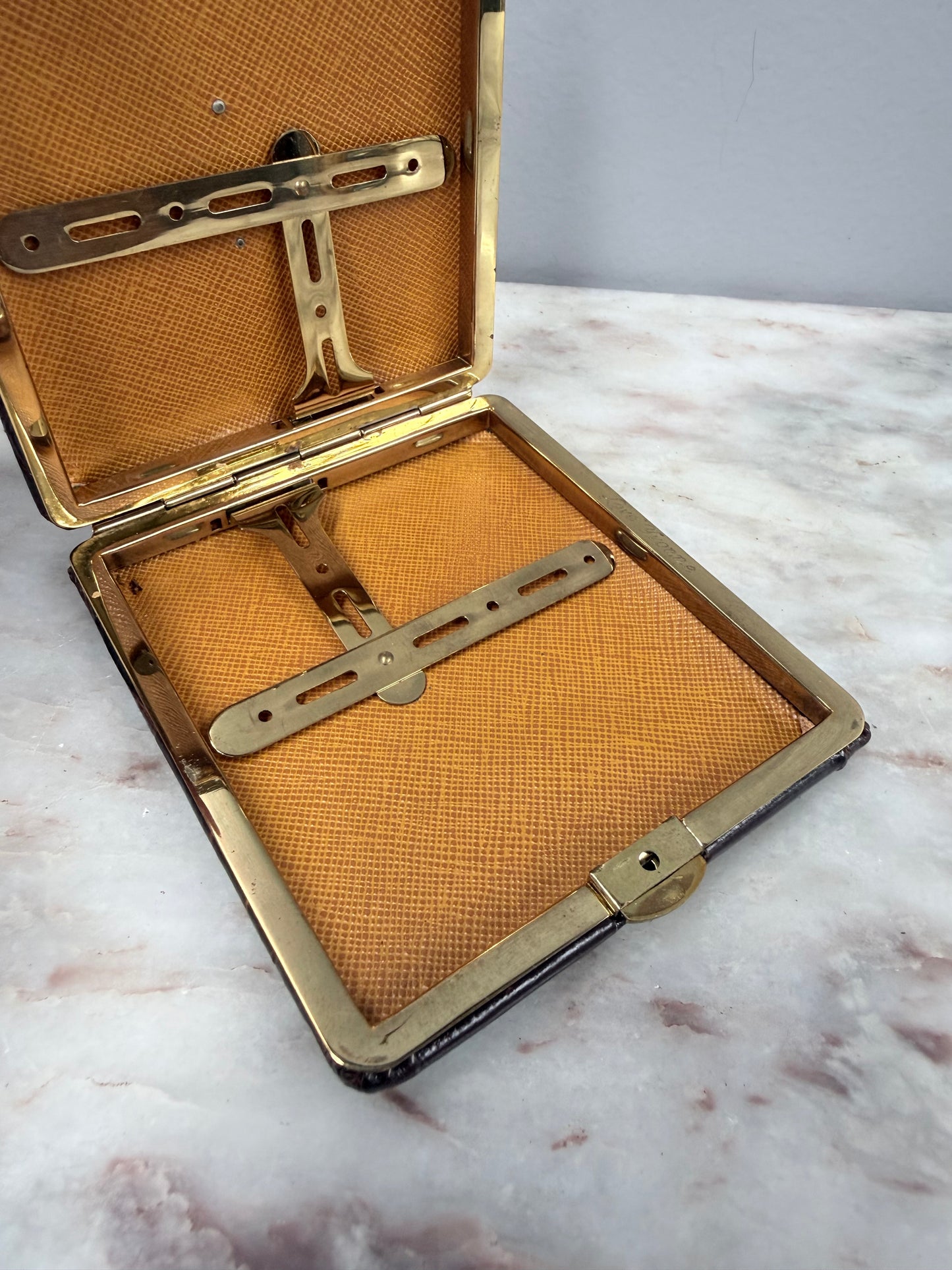 Vintage Leather Cigarette Carry Case