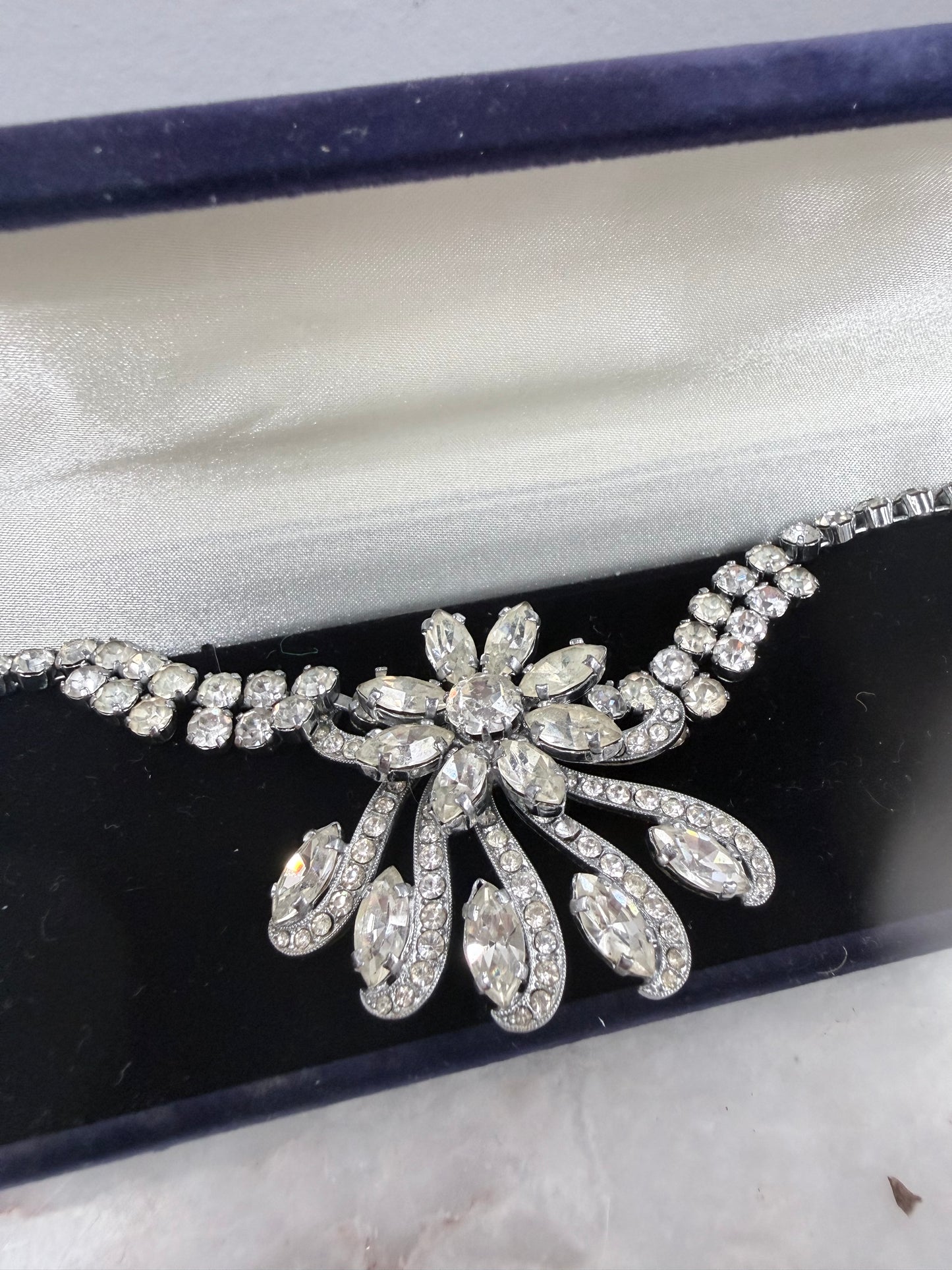 Lovely Vintage 1940's Rhinestone Necklace