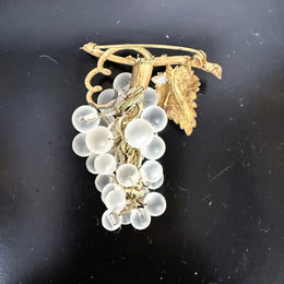 Vintage Gold Tone Metal & Glass Grapes Brooch