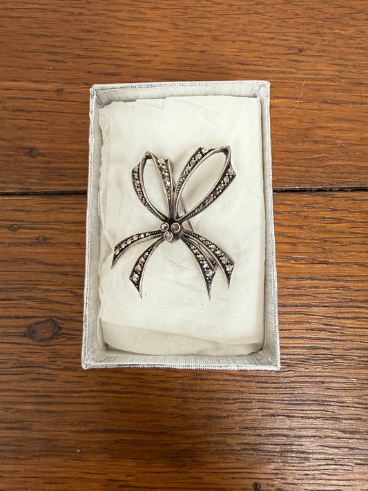 Charming Vintage Marcasite Bow Brooch