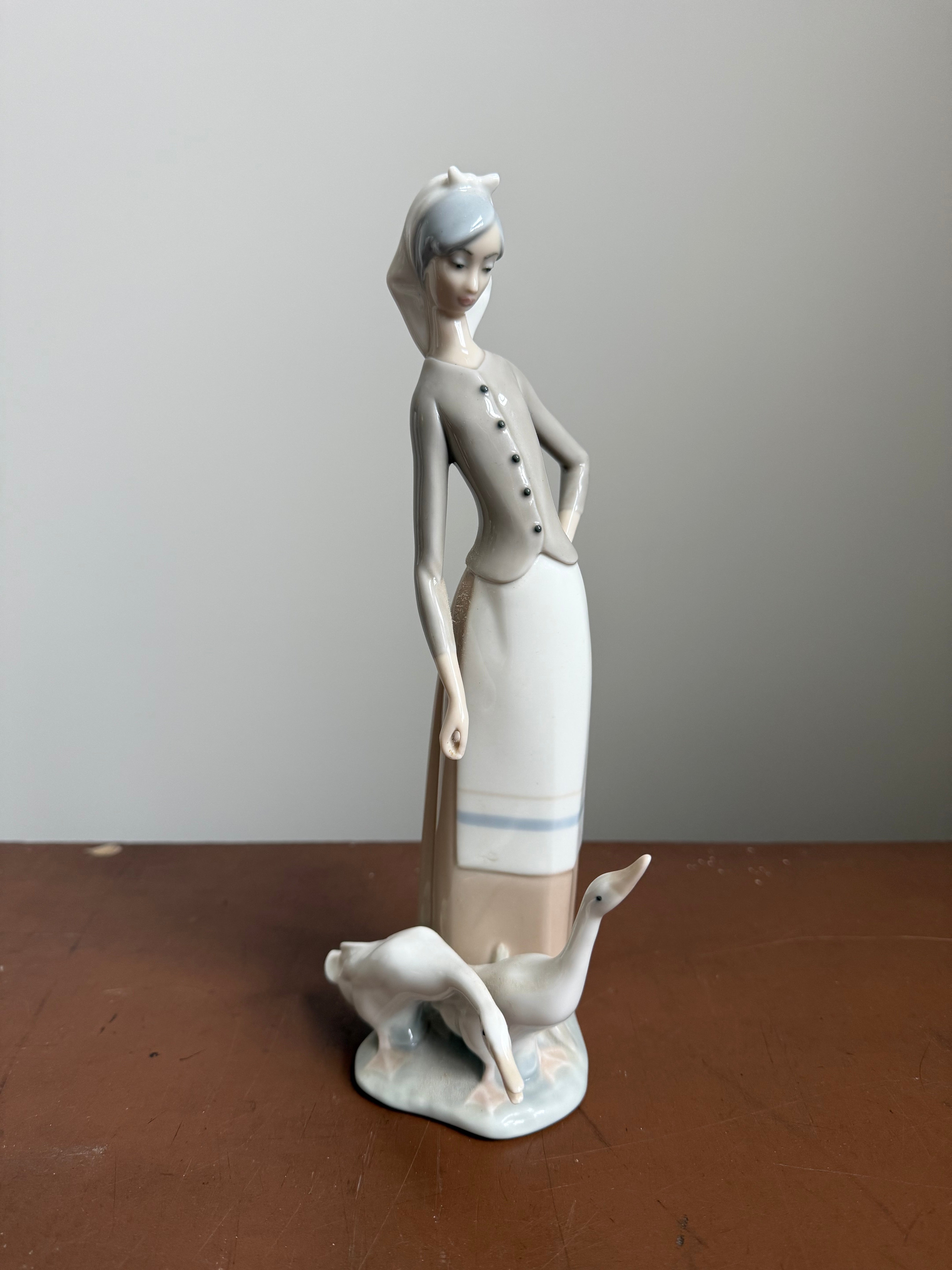 Vintage Lladro Girl With Geese