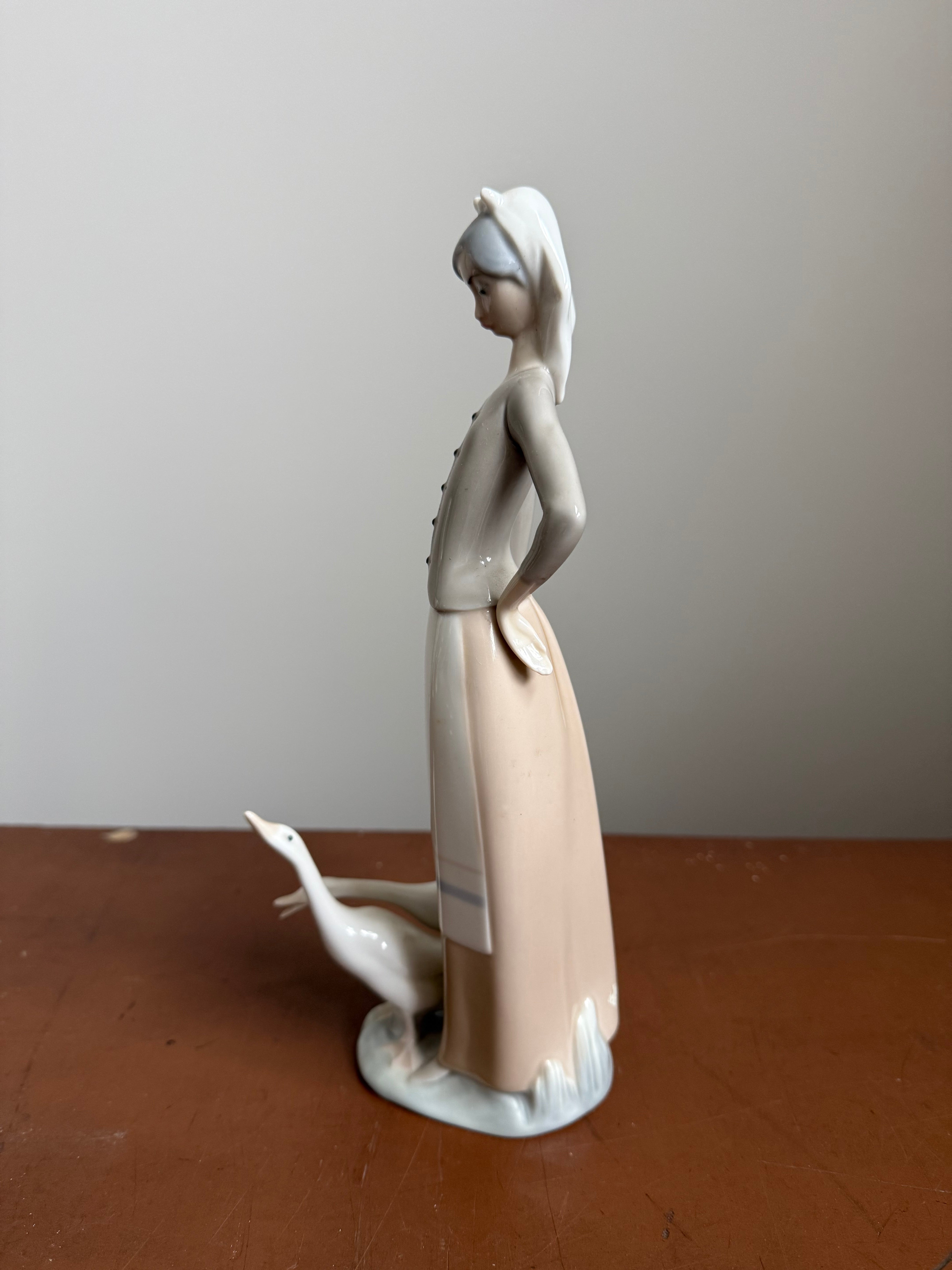 Vintage Lladro Girl With Geese
