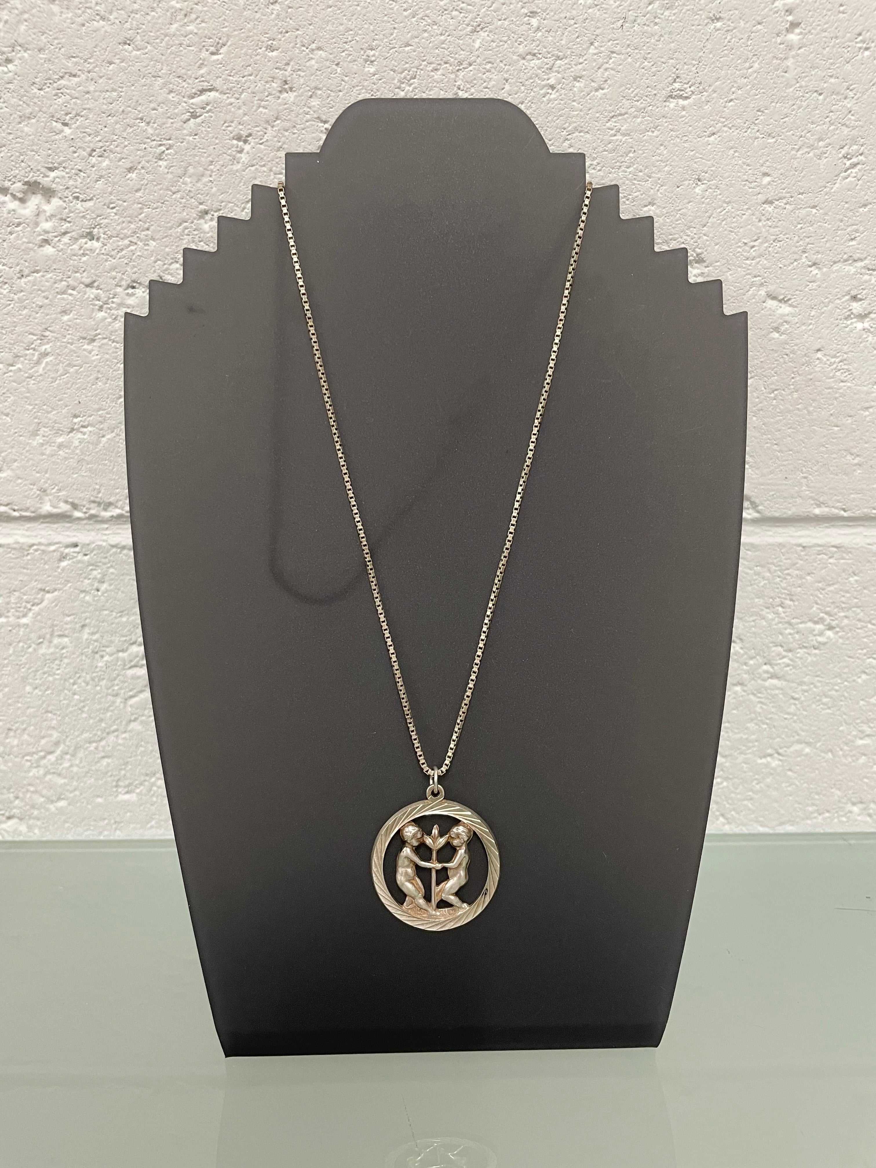 Vintage Sterling Silver Chain & Pendant