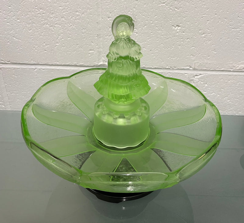 Beautiful Art Deco 4 piece green glass float Bowl with Crinoline Lady in the center. In good original condition. Please view photos as they help form part of the description.
