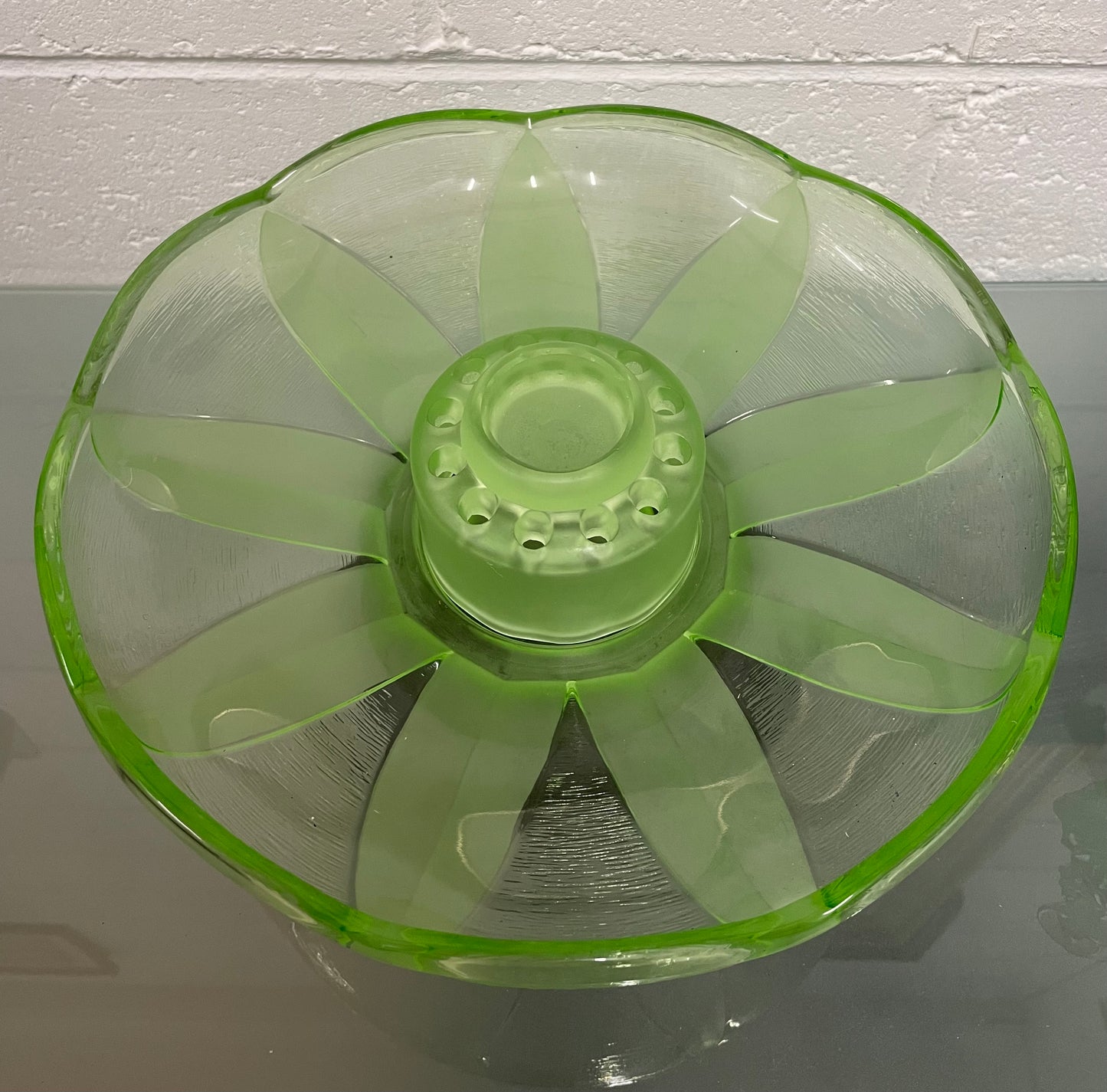 Beautiful Art Deco 4 piece green glass float Bowl with Crinoline Lady in the center. In good original condition. Please view photos as they help form part of the description.