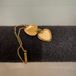 "Rodd" 9ct Lined Childs Locket & Gold Chain