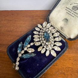 Vintage Rhinestone Flower Shaped Brooch