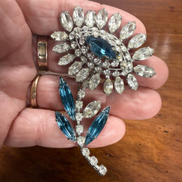 Vintage Rhinestone Flower Shaped Brooch