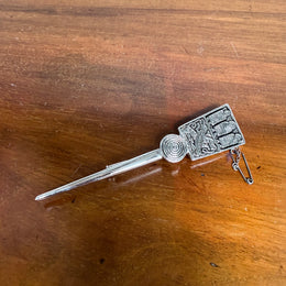 Vintage Celtic Design Kilt Pin. Makers Name.