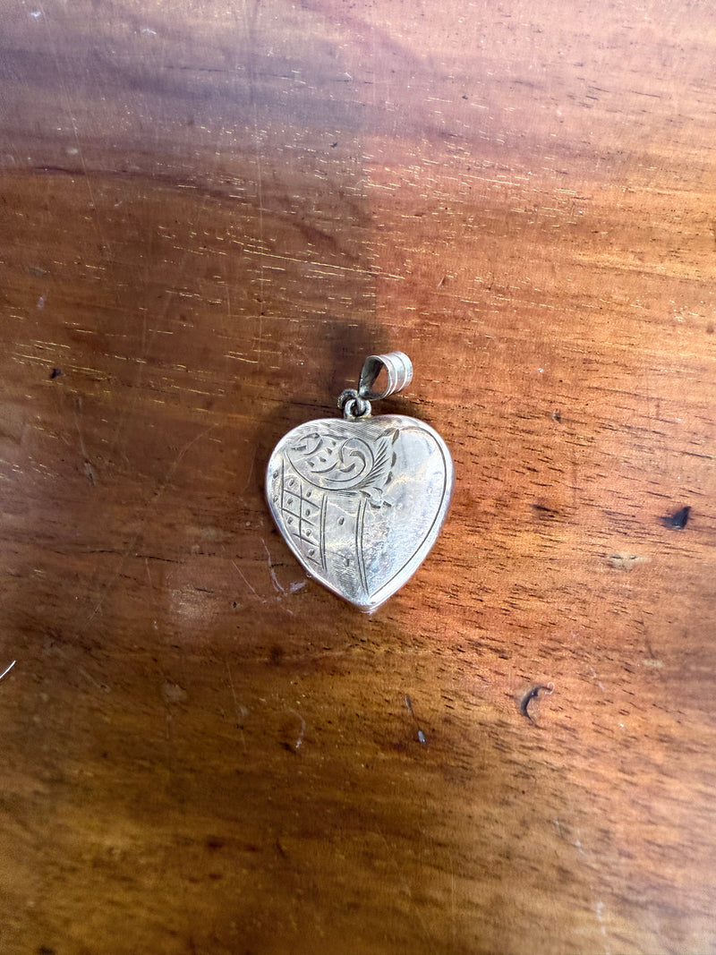 Vintage 9ct Gold Lined Heart Shaped Locket