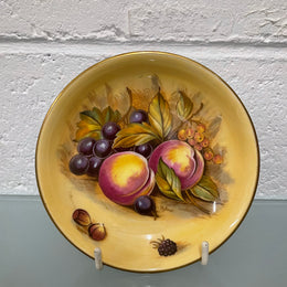 Aynsley Orchard fruits small bowl. In good original condition. Please see photos as they form part of the description,