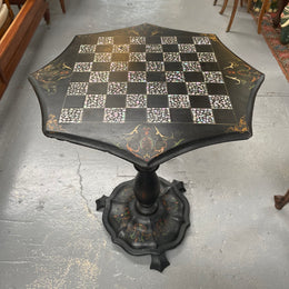 Fabulous William IV Papier Mache and Mother of Pearl tilt-top work table with lovely details. In good original condition. Please see photos as they form part of the description.