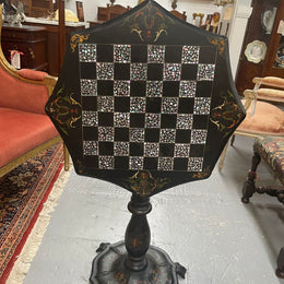 Fabulous William IV Papier Mache and Mother of Pearl tilt-top work table with lovely details. In good original condition. Please see photos as they form part of the description.