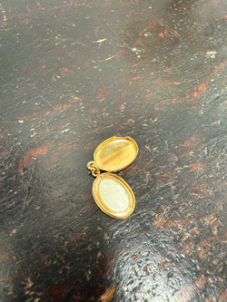 9 Carat Gold Plated Locket | Antique & Vintage | Moonee Ponds Antiques | Australia Wide Delivery