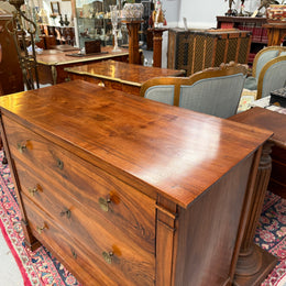 Beautifully Grained Walnut Mid 19th Century Chest Of Drawers