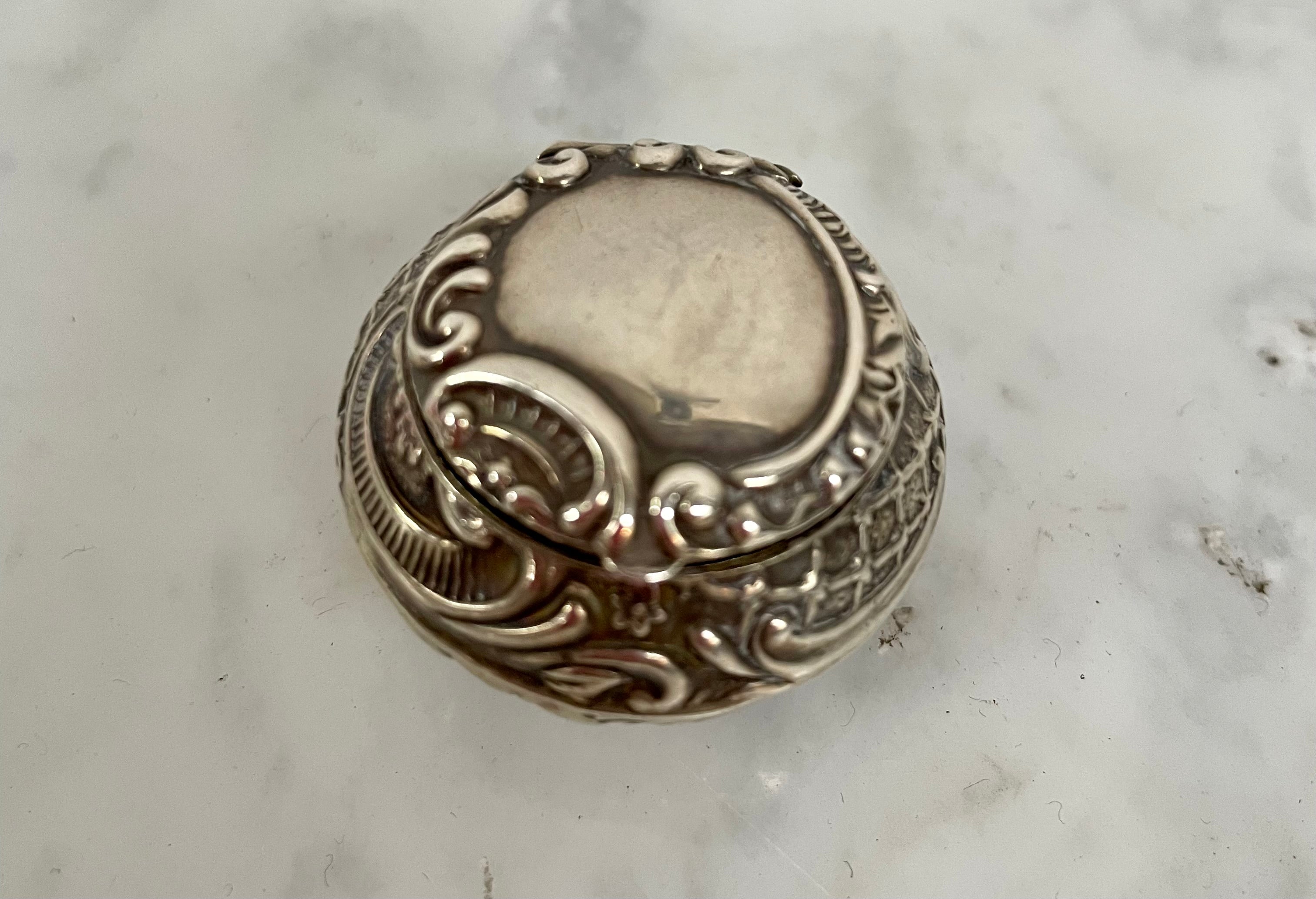 Silver Pill Box Birmingham 1905 | Antique & Vintage | Moonee Ponds Antiques | Australia Wide Delivery