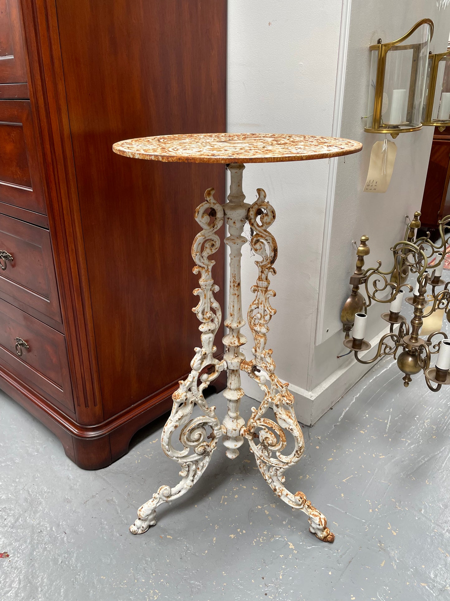 Richly Decorated Cast Iron Garden Table / Pedestal