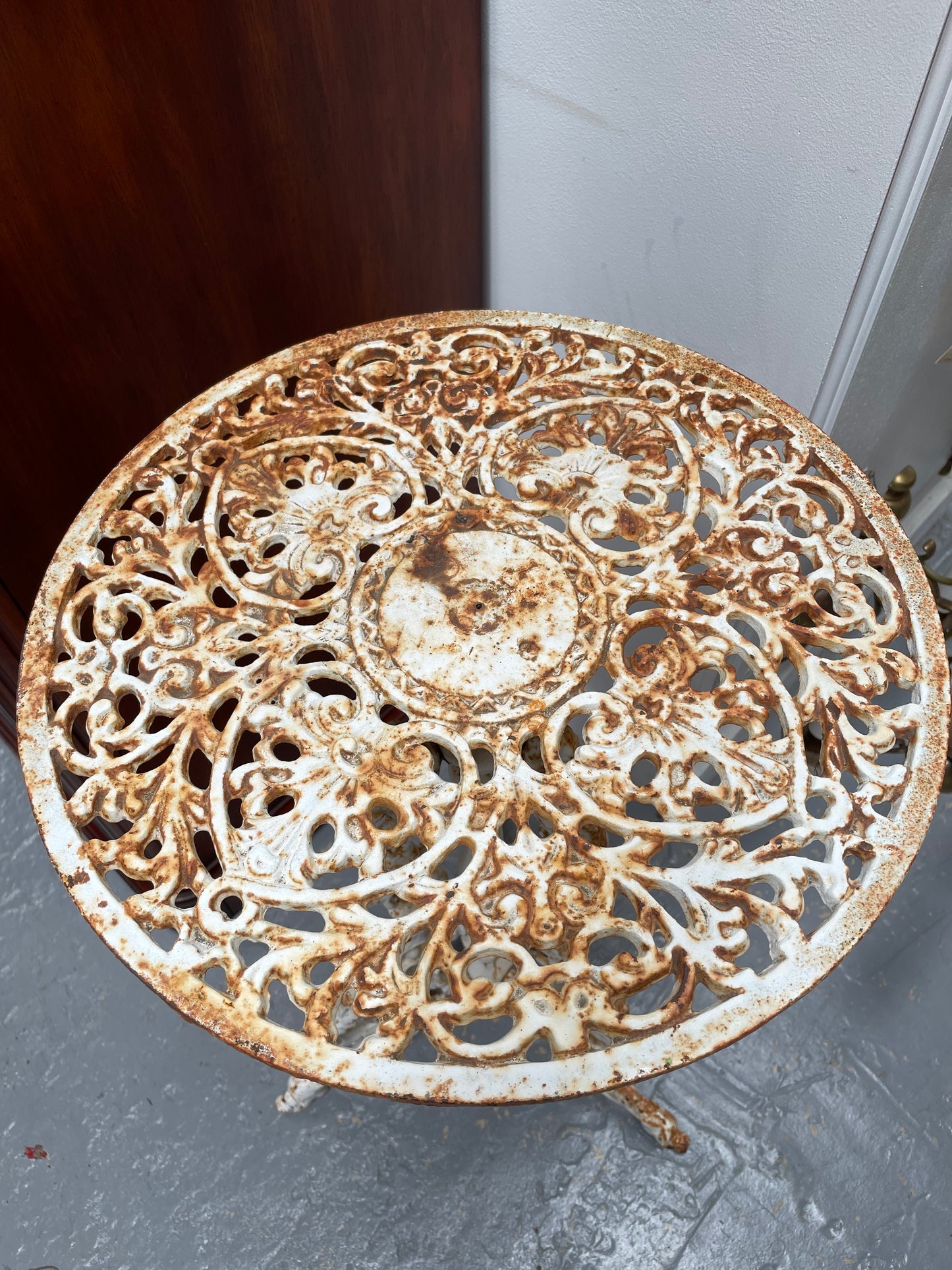 Richly Decorated Cast Iron Garden Table / Pedestal