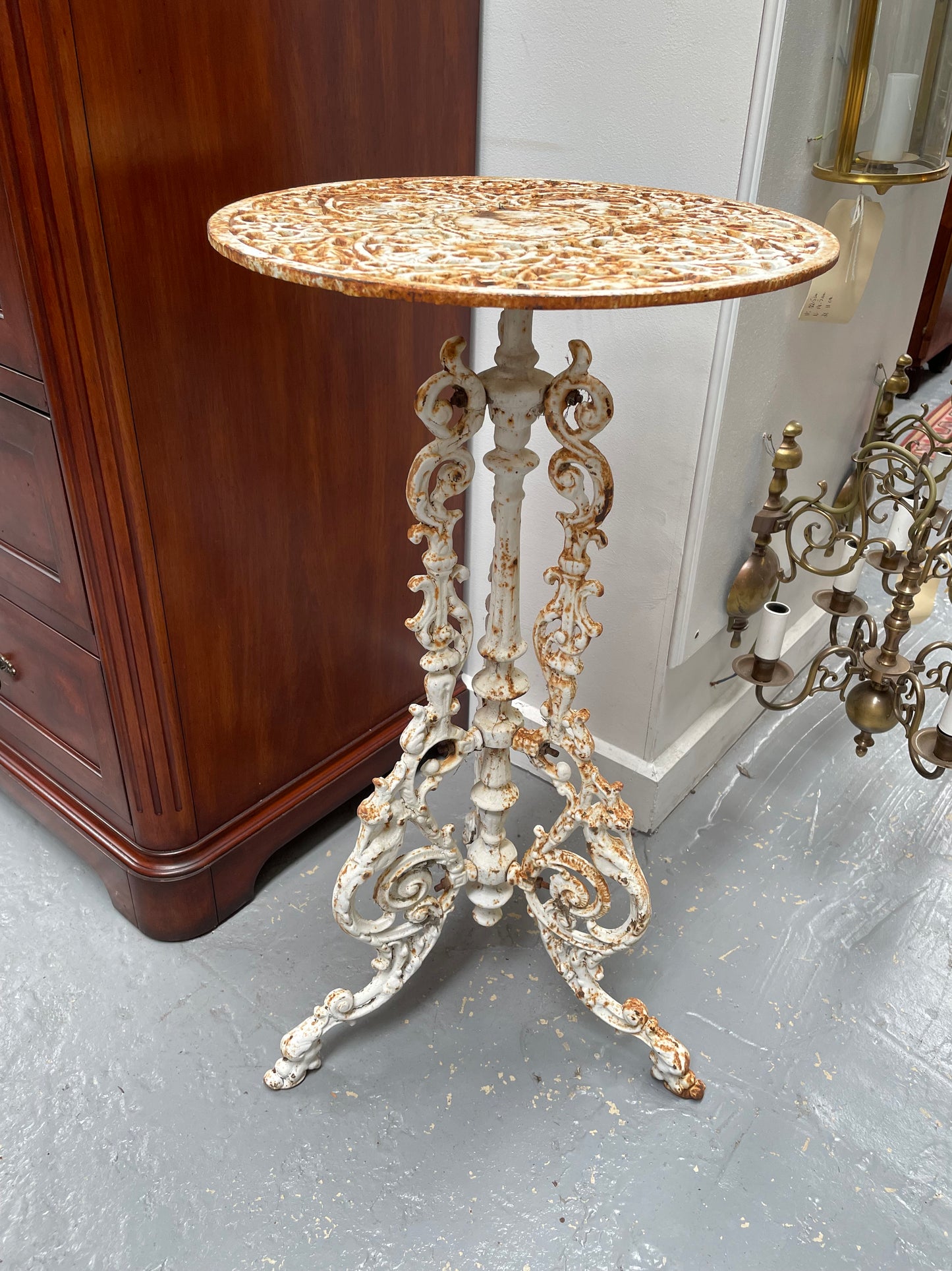 Richly Decorated Cast Iron Garden Table / Pedestal