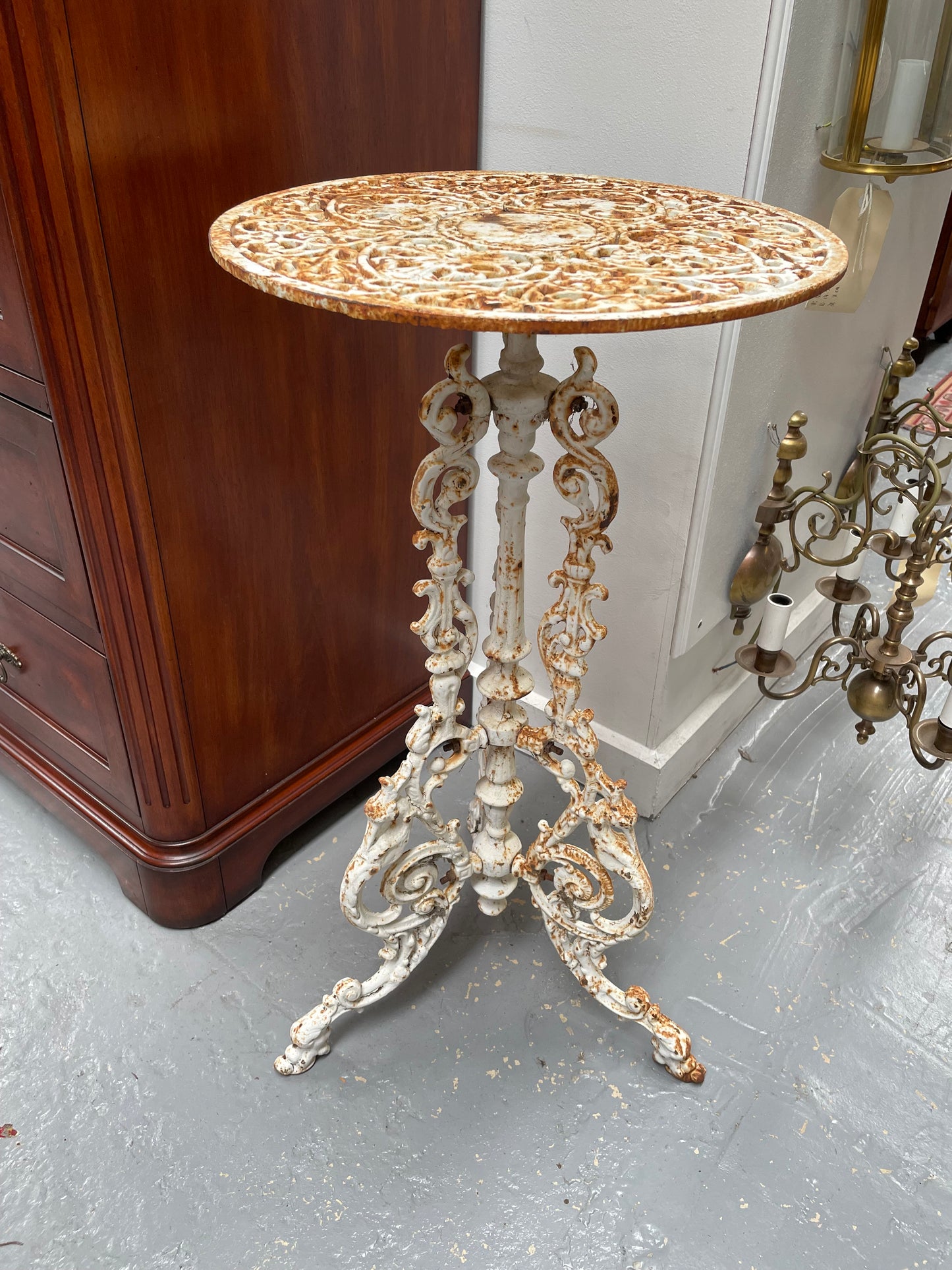 Richly Decorated Cast Iron Garden Table / Pedestal