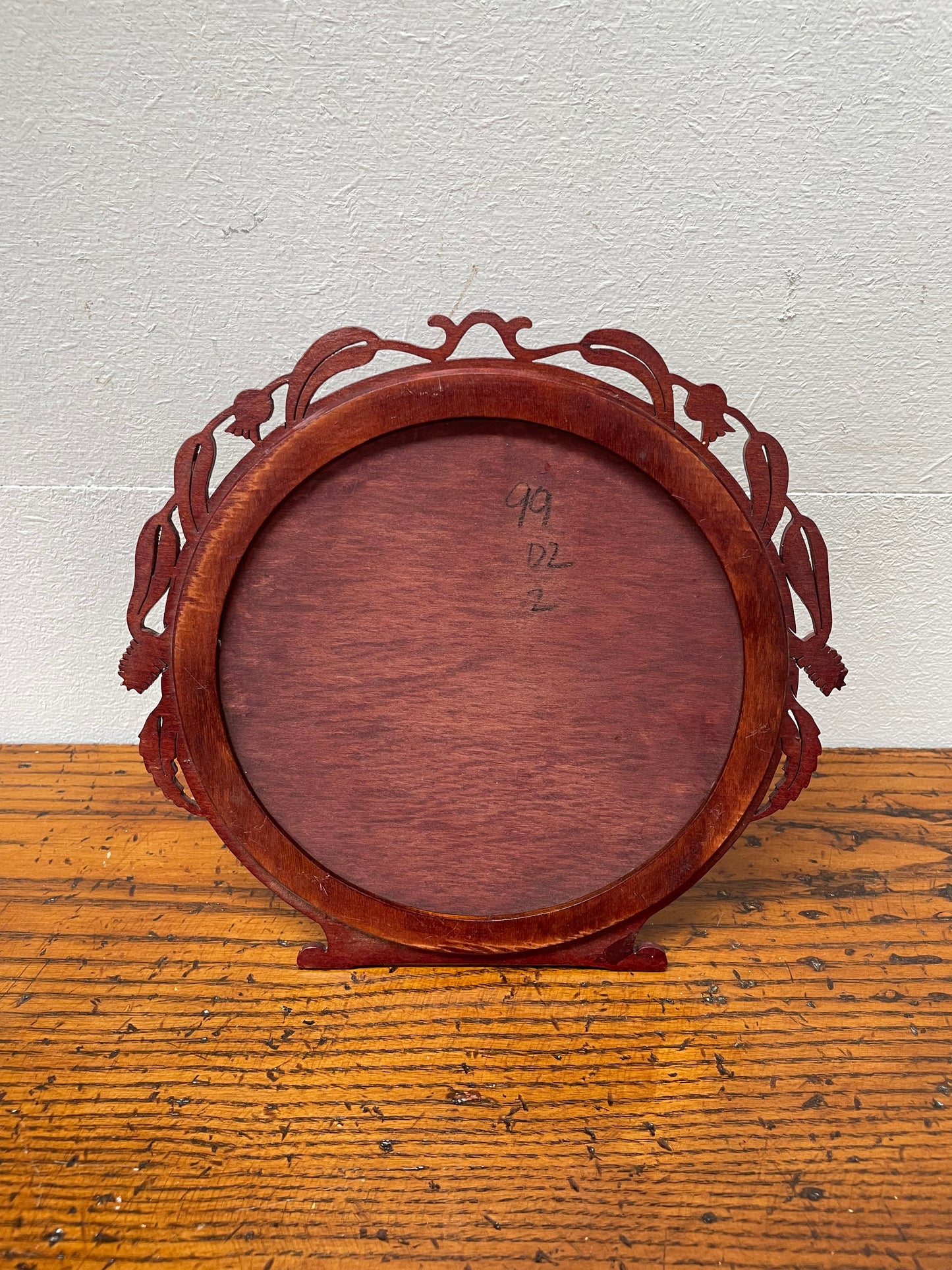 Vintage Australian Timber Round Picture Frame Featuring Carved Flowering Gum Leaves