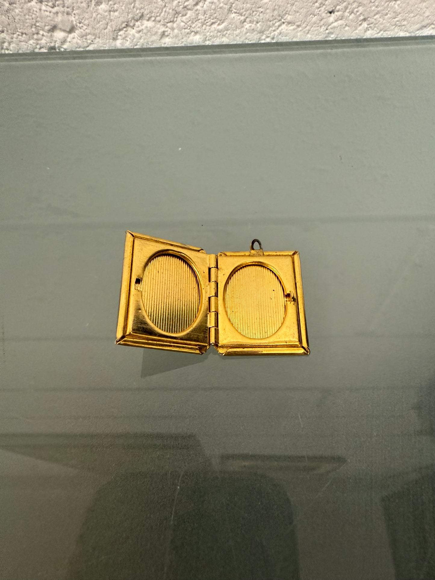 Myrtleford RAAF Sweetheart Locket / Pendant