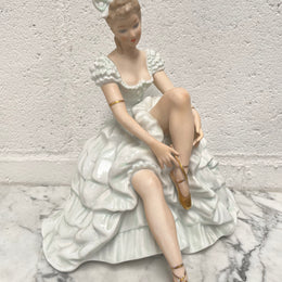 Stunning Wallendorf Ballerina Figurine