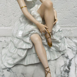 Stunning Wallendorf Ballerina Figurine