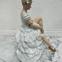 Stunning Wallendorf Ballerina Figurine