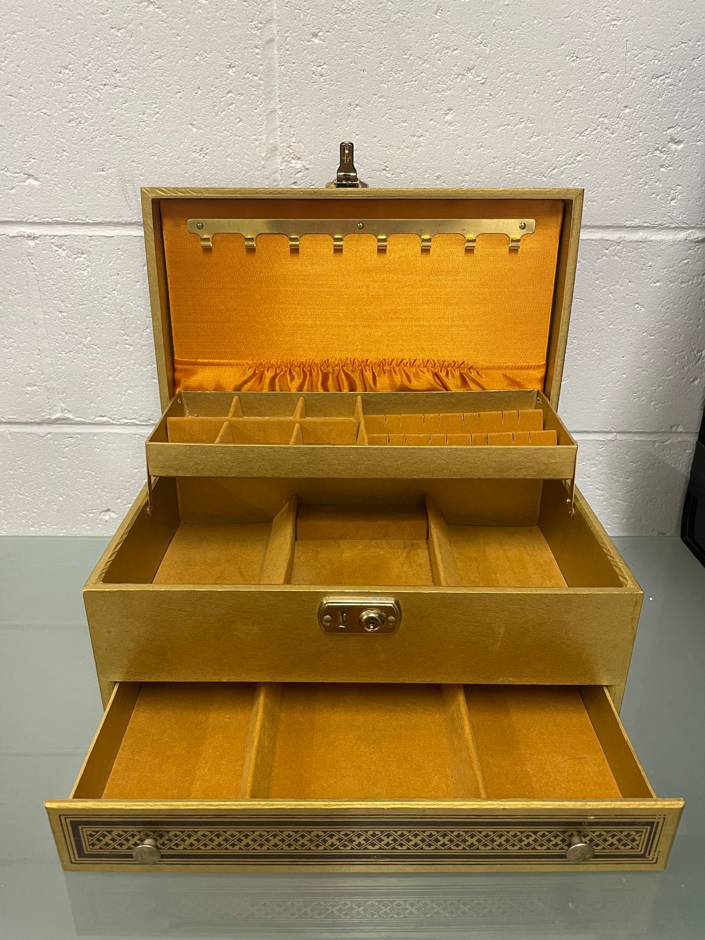 Vintage Musical Jewellery Box