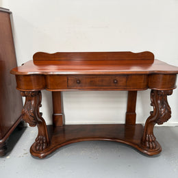 Victorian Mahogany Side Table With Carved Front Legs