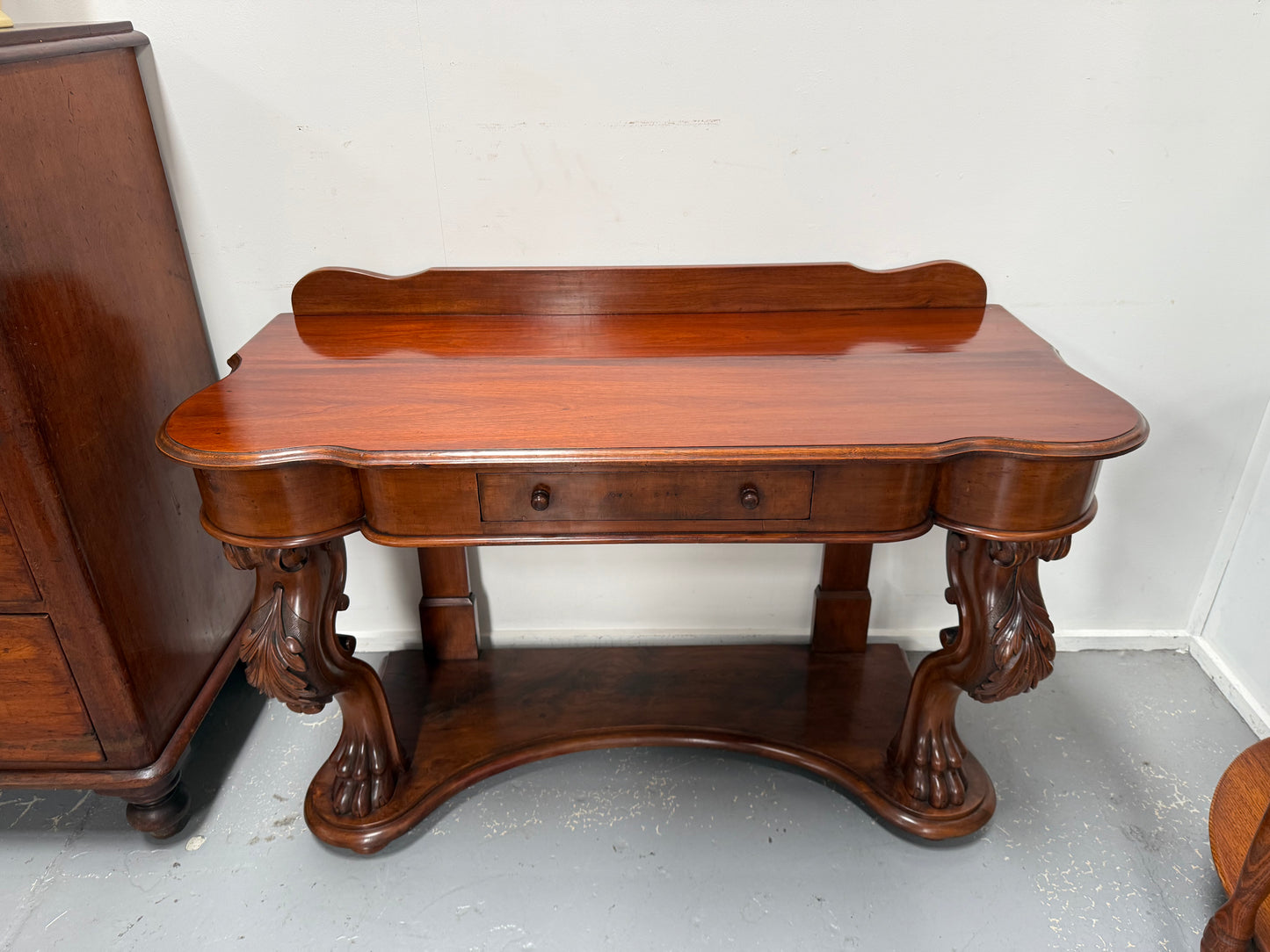Victorian Mahogany Side Table With Carved Front Legs