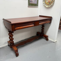 Elegant Victorian Side Table With 2 Drawers