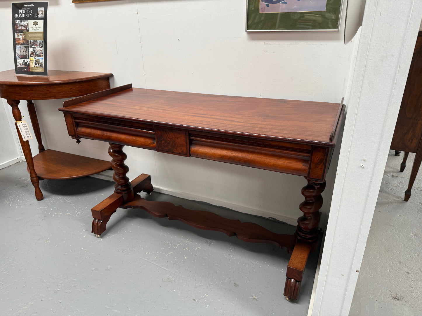 Elegant Victorian Side Table With 2 Drawers