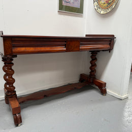 Elegant Victorian Side Table With 2 Drawers