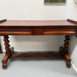 Elegant Victorian Side Table With 2 Drawers