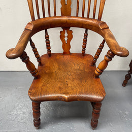 Stunning Early 19th Century Elm Looped Back Windsor Chair