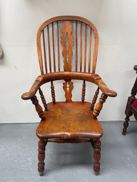 Stunning Early 19th Century Elm Looped Back Windsor Chair