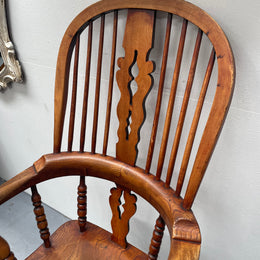 Stunning Early 19th Century Elm Looped Back Windsor Chair