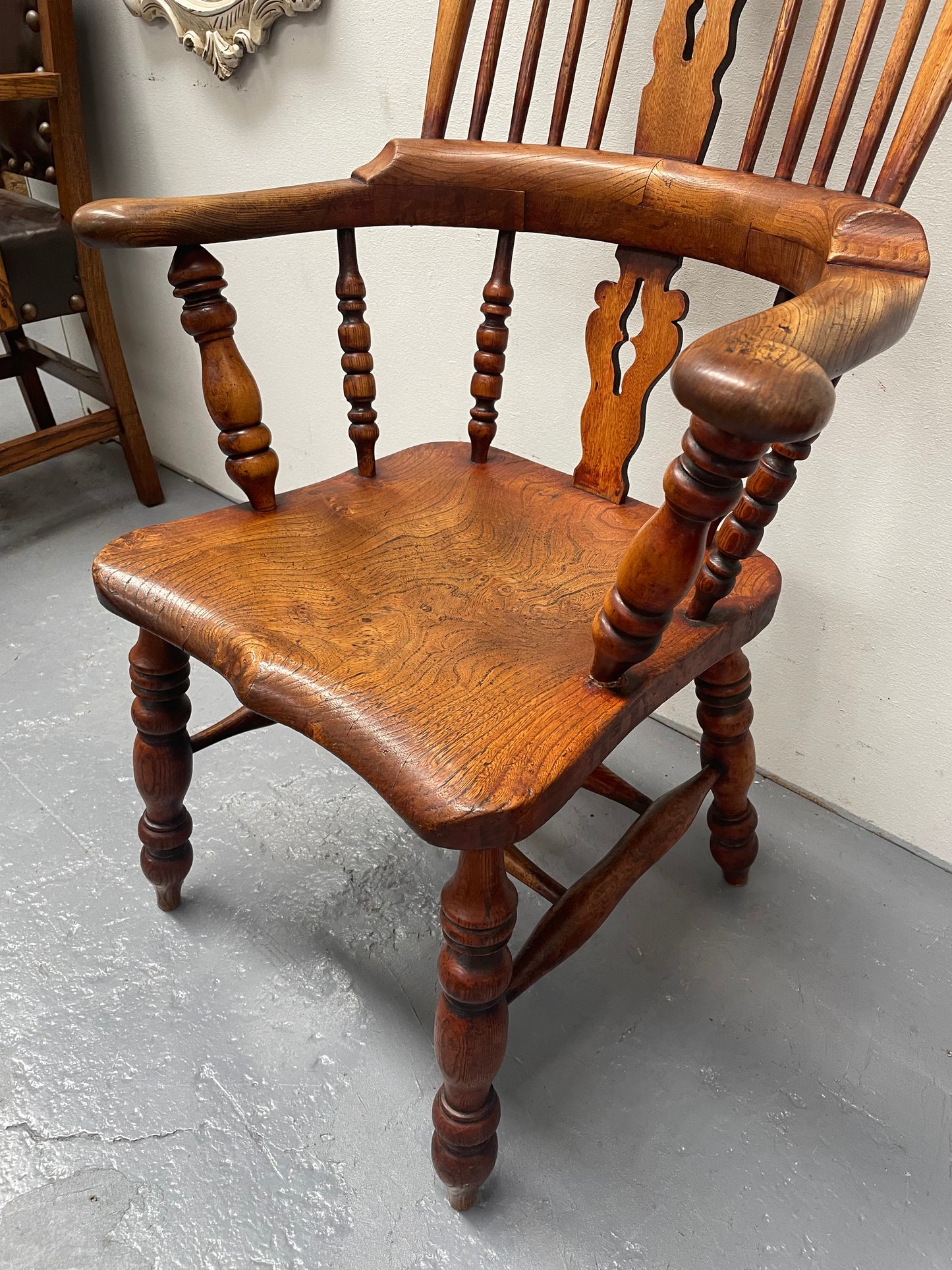 Stunning Early 19th Century Elm Looped Back Windsor Chair