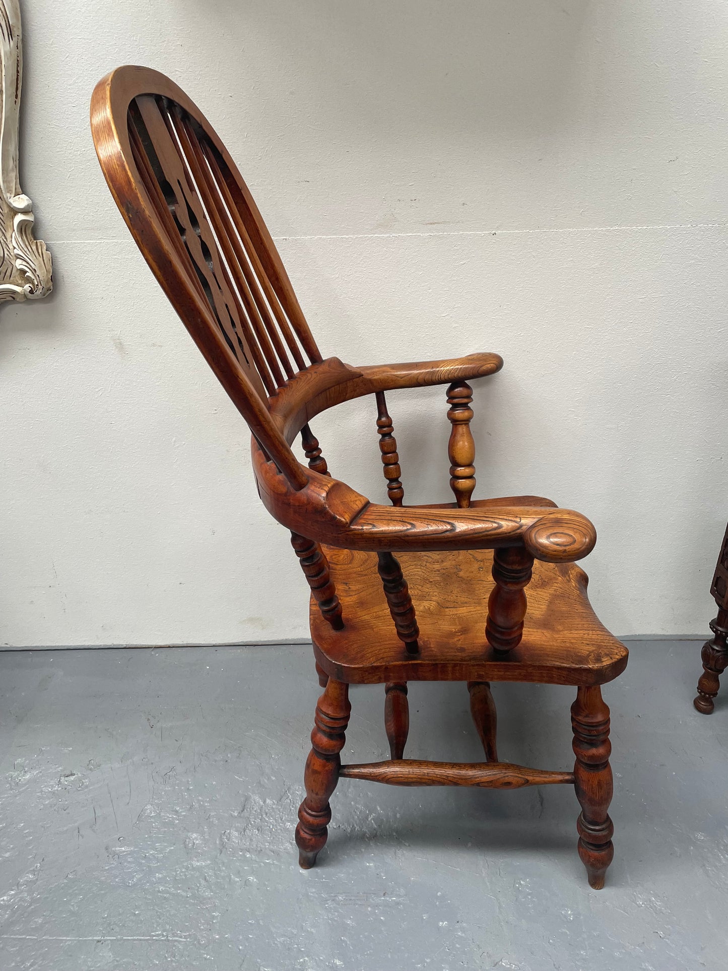 Stunning Early 19th Century Elm Looped Back Windsor Chair