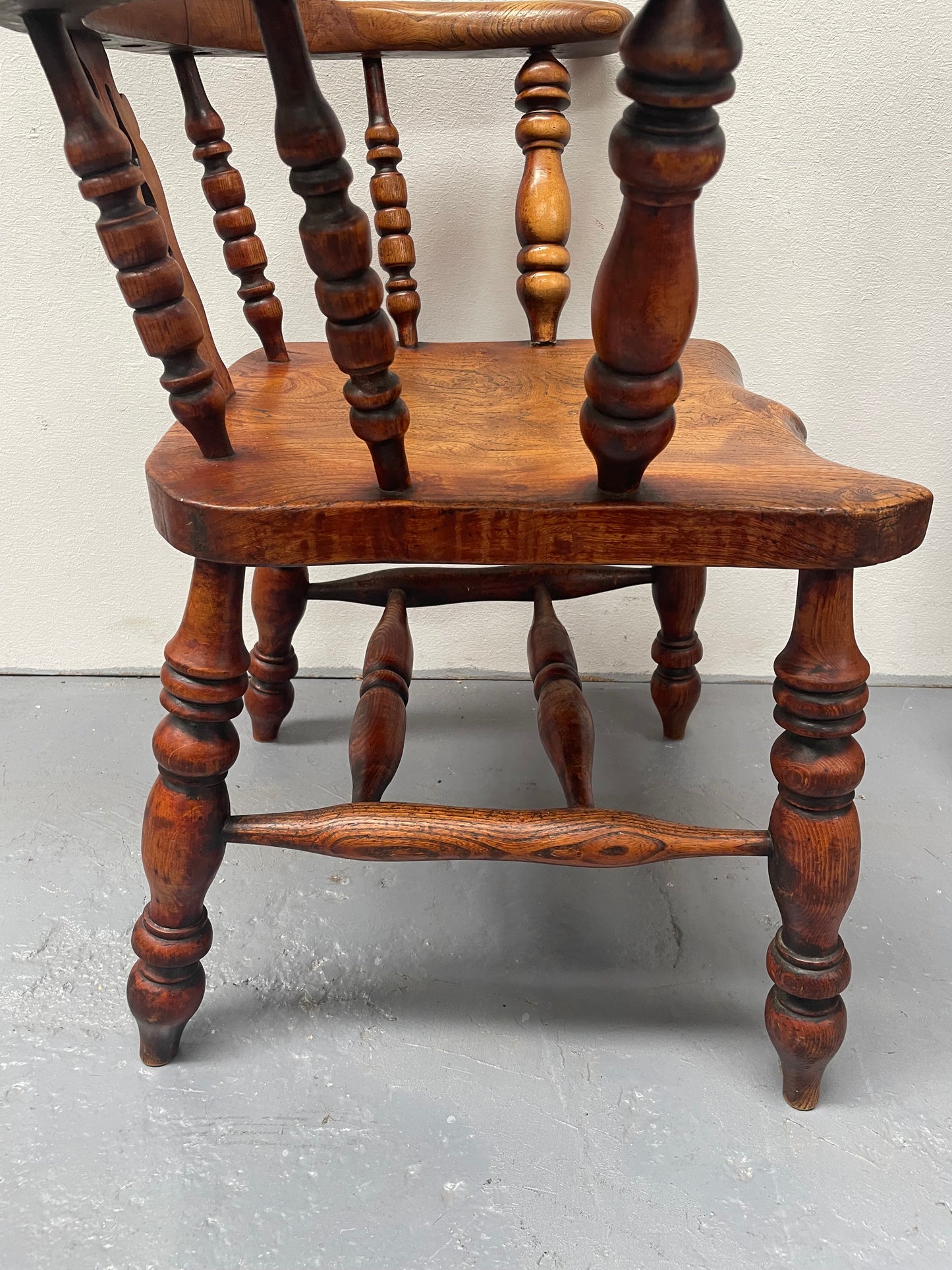 Stunning Early 19th Century Elm Looped Back Windsor Chair