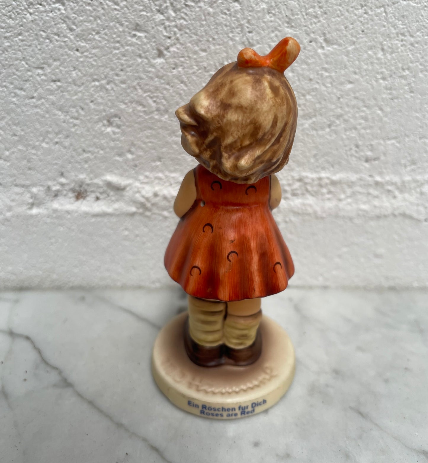 Fabulous Hummel figurine "Roses are Red" dated 1993 and in good original condition. Please see photos as they form part of the description.