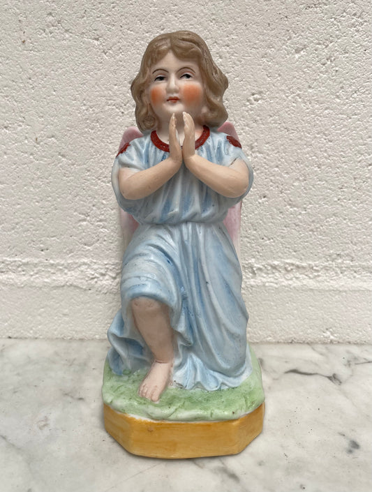 Antique Victorian bisque figurine of an Angel praying. In good original condition. Please view photos as they help form part of the description.