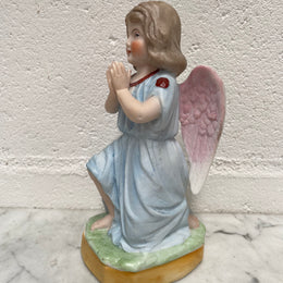 Antique Victorian bisque figurine of an Angel praying. In good original condition. Please view photos as they help form part of the description.