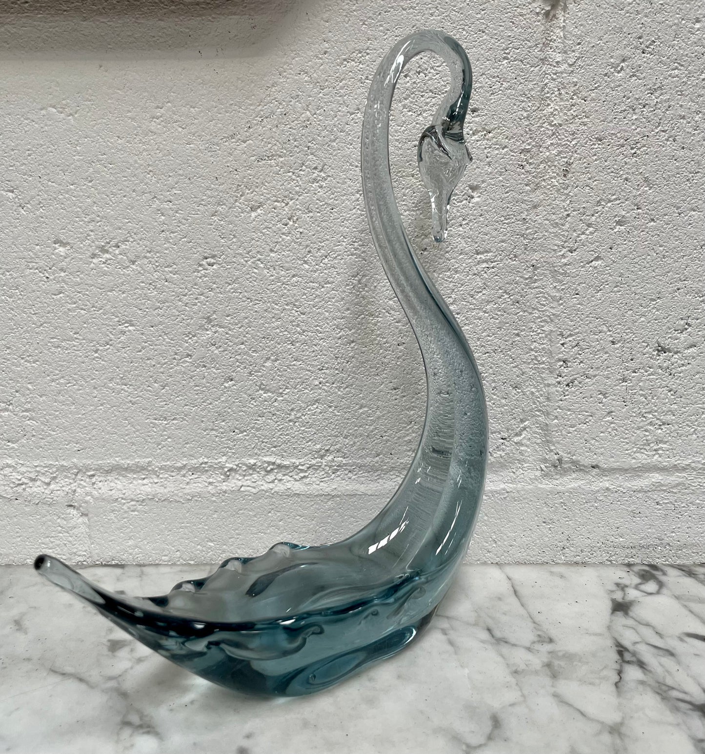 Lovely Vintage Murano style blue glass Swan. It is in good original condition. Please see photos as they form part of the description