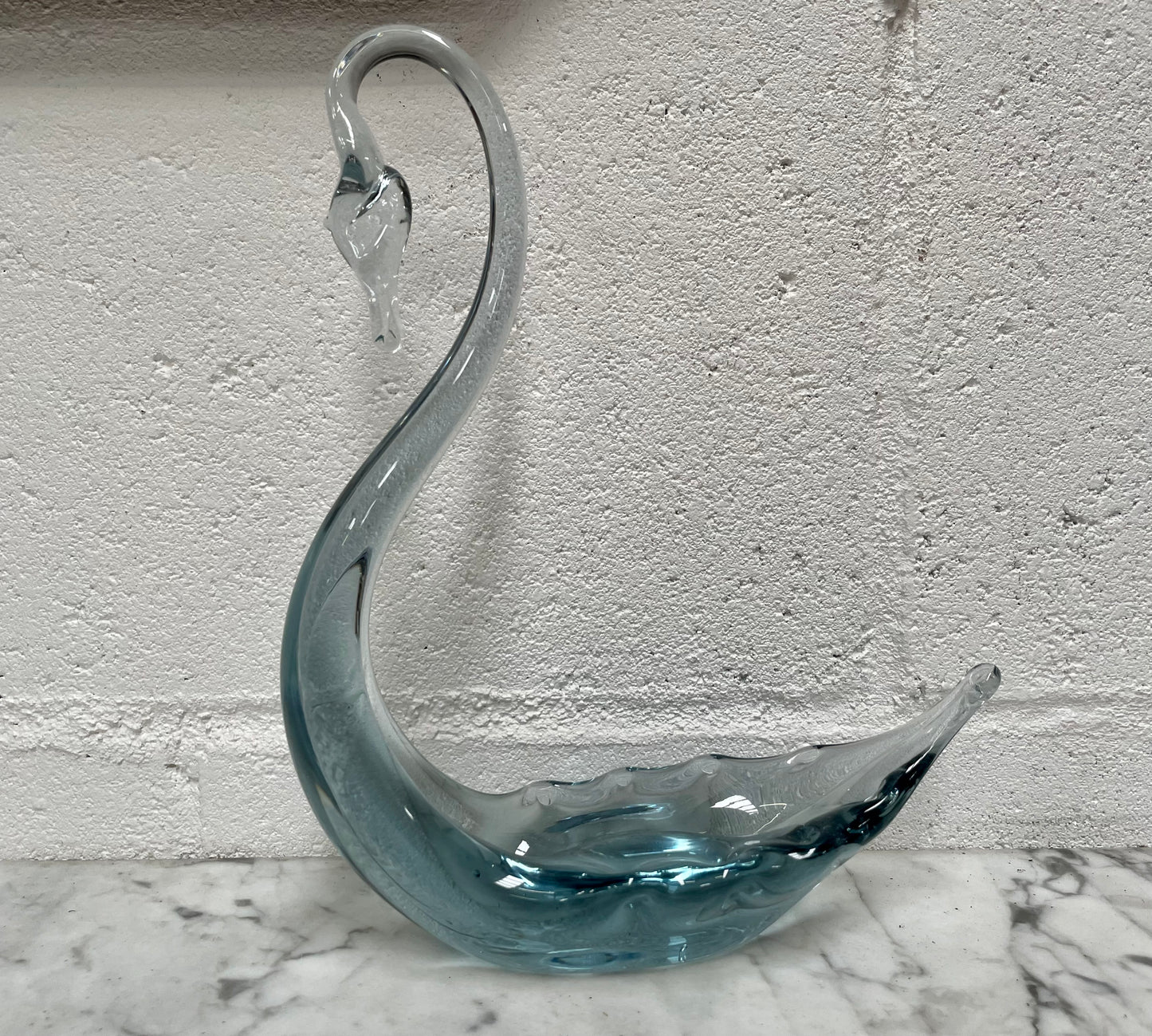 Lovely Vintage Murano style blue glass Swan. It is in good original condition. Please see photos as they form part of the description