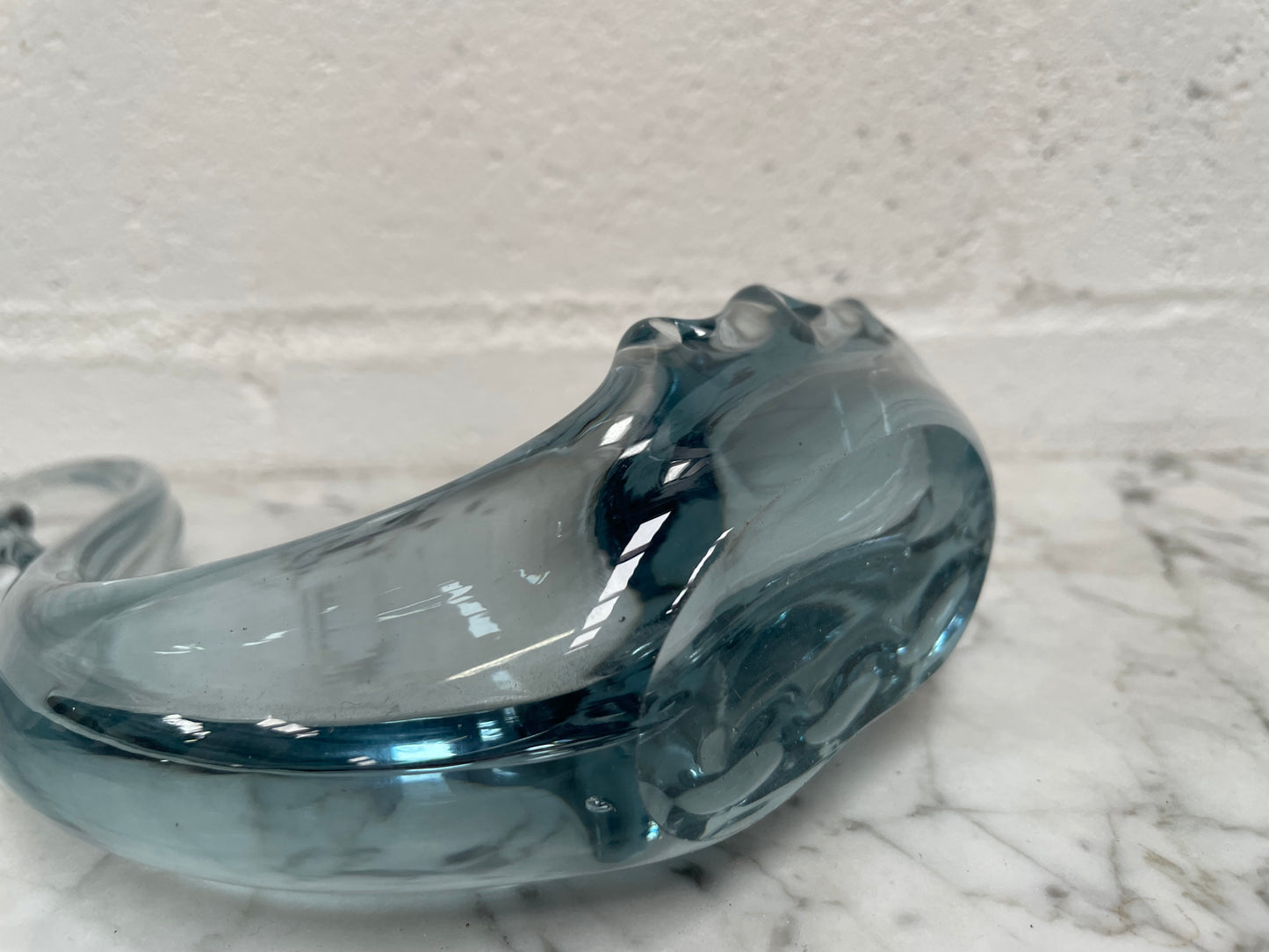 Lovely Vintage Murano style blue glass Swan. It is in good original condition. Please see photos as they form part of the description